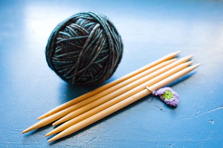 bauer baby hat 3 |www.sparklestories.com| dry gables: hands together