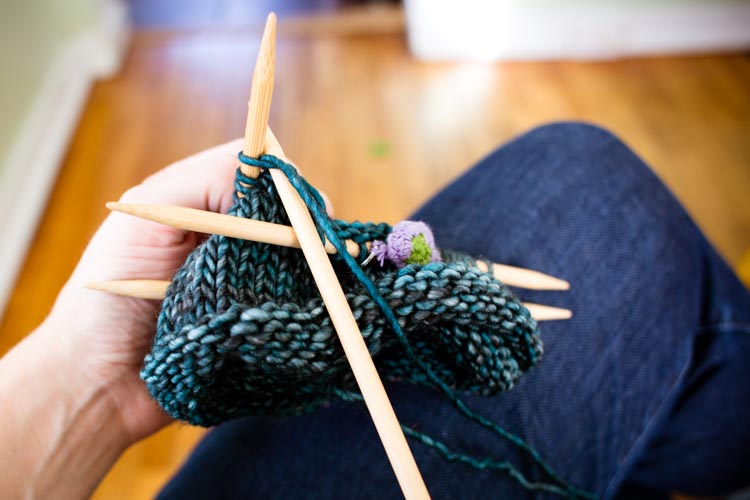 bauer baby hat 1 |www.sparklestories.com| dry gables: hands together