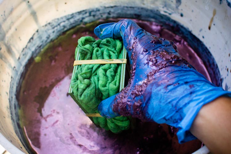 indigo tie dyed napkins 8 |www.sparklesotires.com| by thistle by thimble