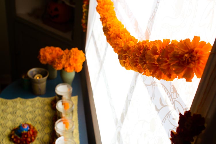 dia de los muertos marigold garland 9 |www.sparklestories.com| martin & sylvia