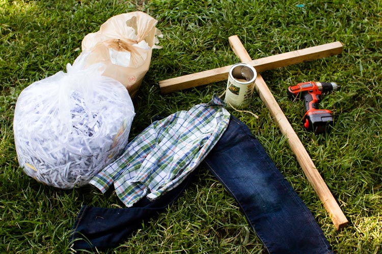 recycled paper mache scarecrow 6 |www.sparklestories.com| martin & sylvia