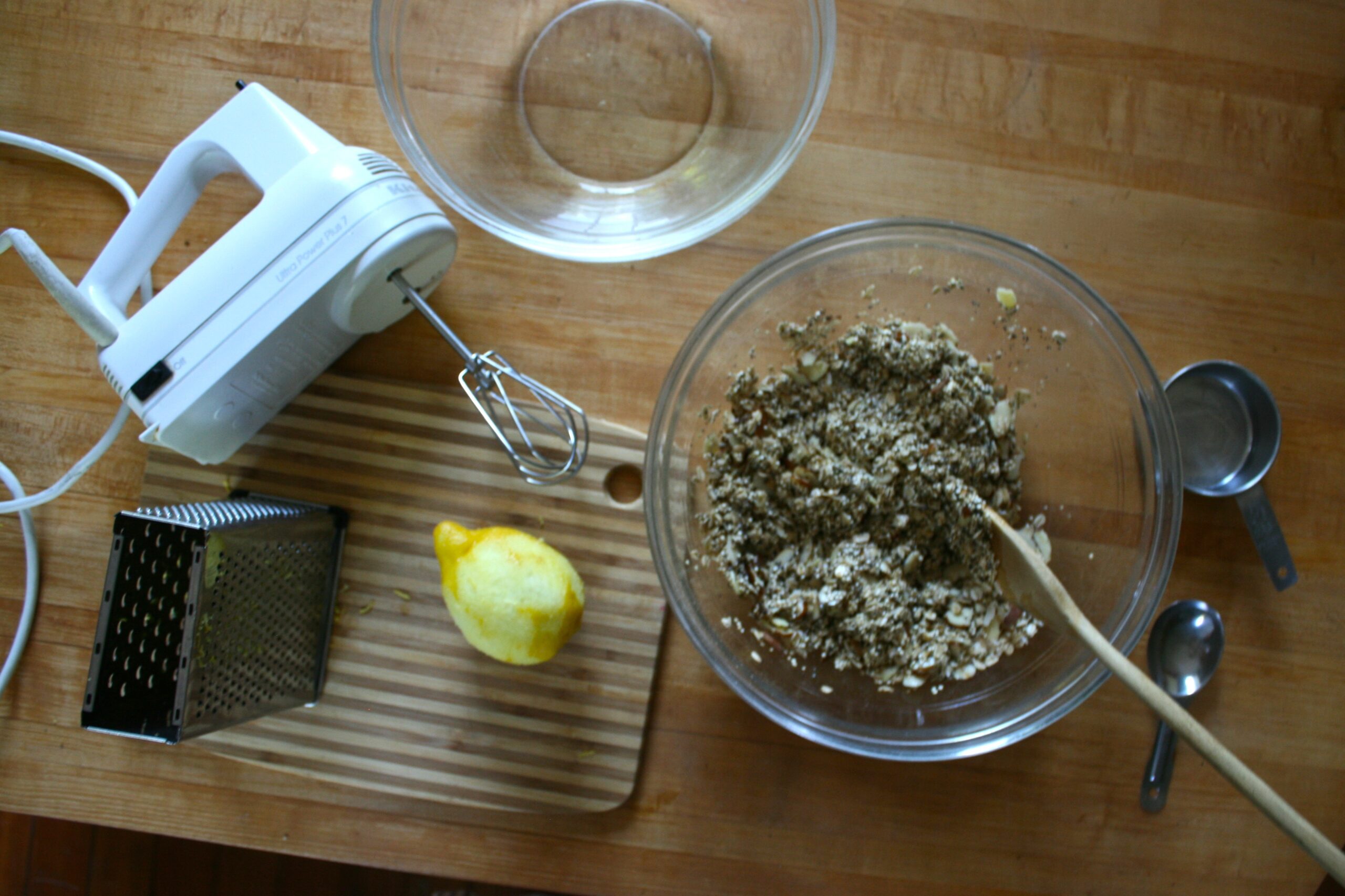 lemon.meringue.quinoa.granola.4