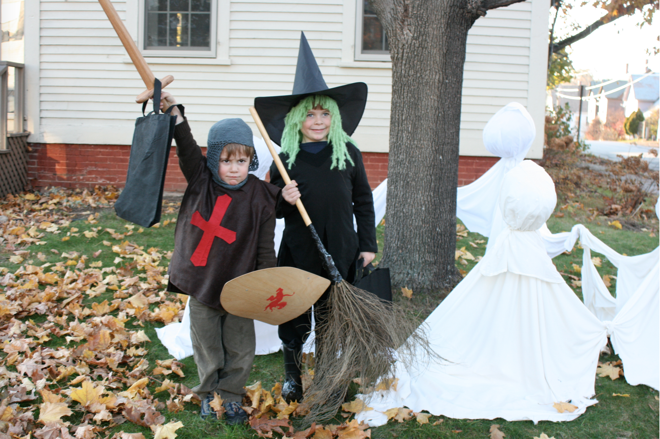 Finn & Angus Halloween 2008  - Knight and Witch