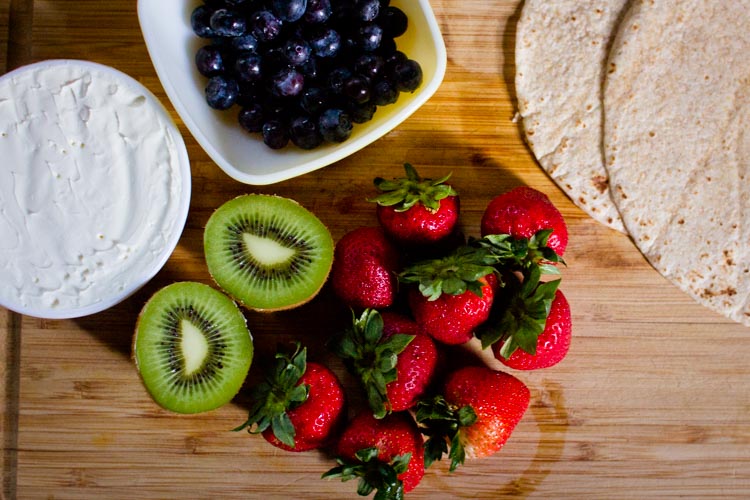 breakfast fruit pizza 10 | www.sparklestories.com| at home with martin & sylvia
