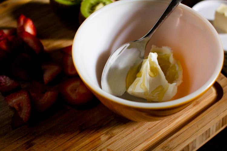 breakfast fruit pizza 8 | www.sparklestories.com| at home with martin & sylvia