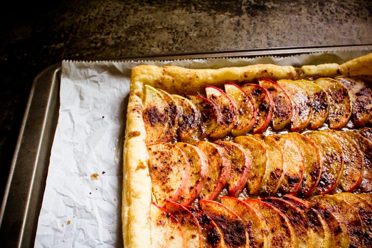 "apples in a row" tart 10 |www.sparklestories.com| by thistle by thimble