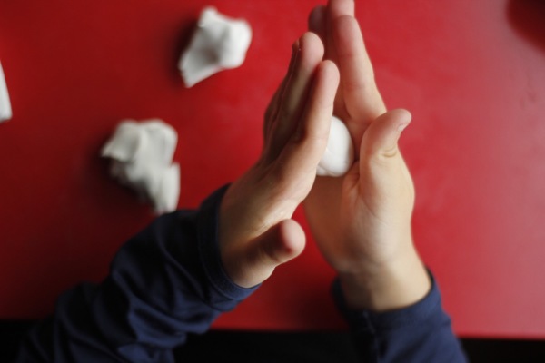 Rolling-Clay-For-Snowman-Mug-Buddies-600x400