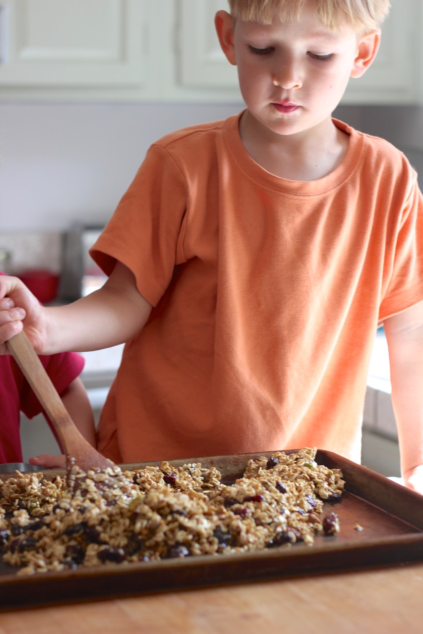 Sparkle-Stories-Getting-Ready-to-Bake-Homemade-Granola