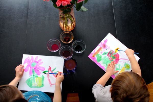 use-fresh-flowers-as-inspiration-for-hand-painted-watercolor-thank-you-notes-600x399