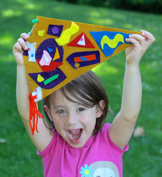 Home-Team-DIY-Felt-Sports-Pennant-summer-tutorial1-551x600